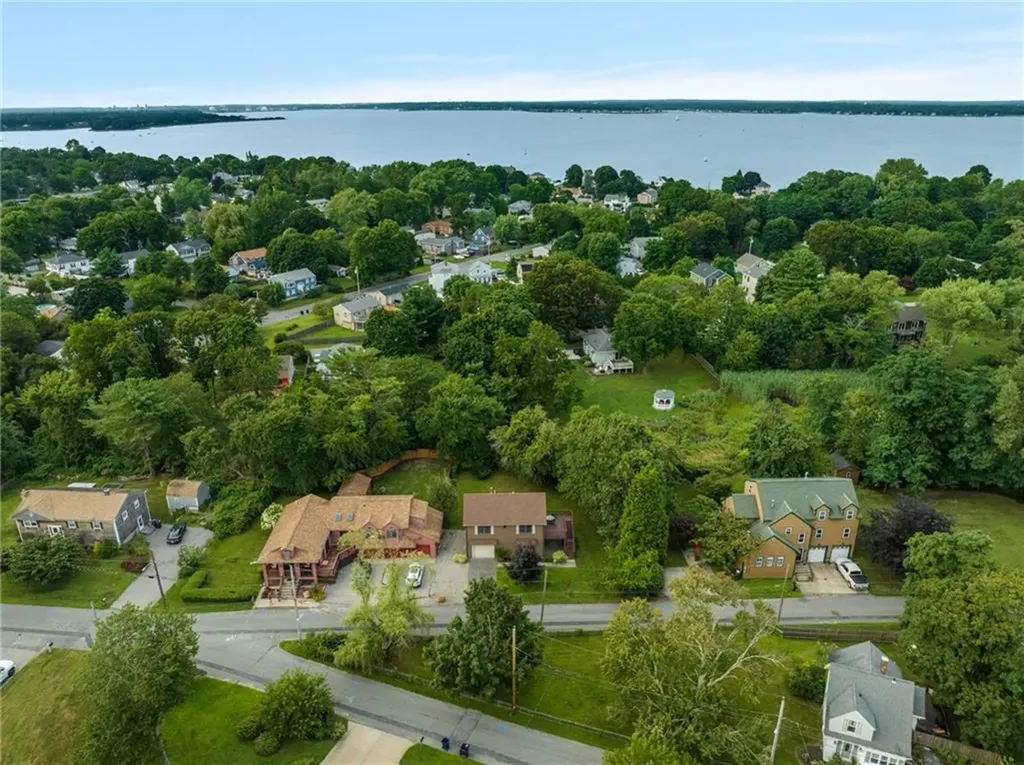 99 Terrace Avenue Warwick RI 02889