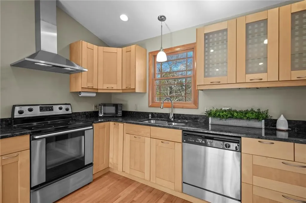 99 Terrace Avenue Warwick RI 02889