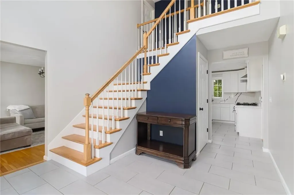 29 Gilcrest Drive West Warwick RI 02893