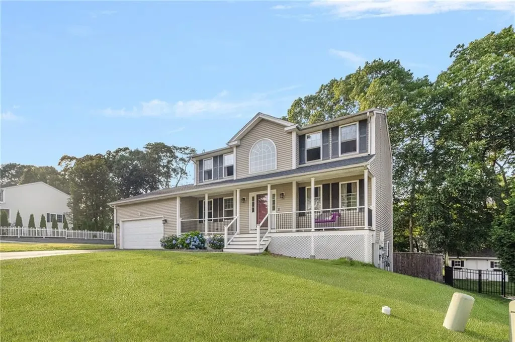 29 Gilcrest Drive West Warwick RI 02893