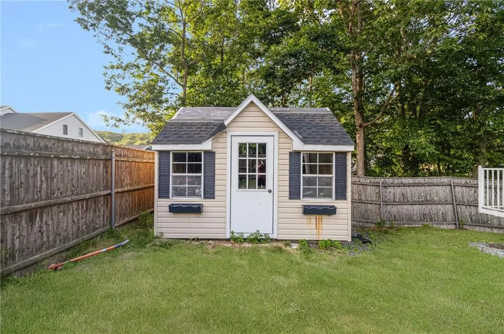 29 Gilcrest Drive West Warwick RI 02893
