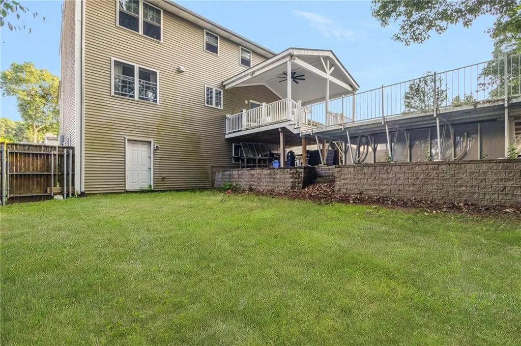 29 Gilcrest Drive West Warwick RI 02893