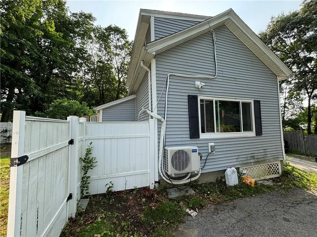 16 Mayor Lane Warwick RI 02889