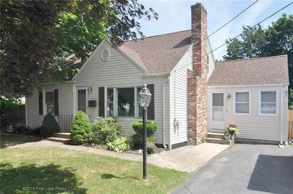 62 Stone Avenue Warwick RI 02889