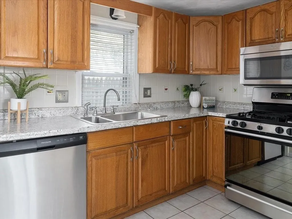 23 Huron Street Warwick RI 02889