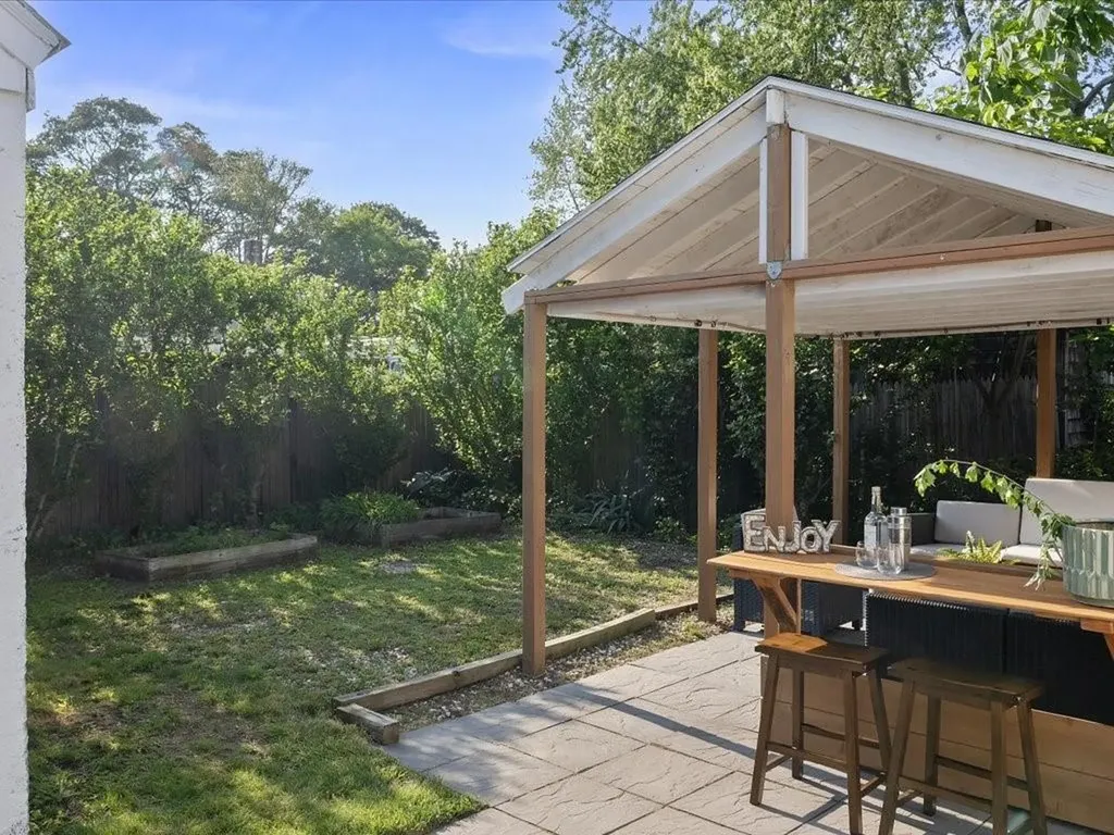 23 Huron Street Warwick RI 02889