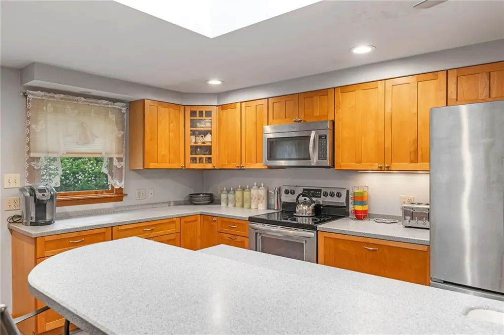 25 Dinonsie Way South Kingstown RI 02879