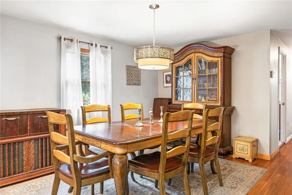 25 Dinonsie Way South Kingstown RI 02879