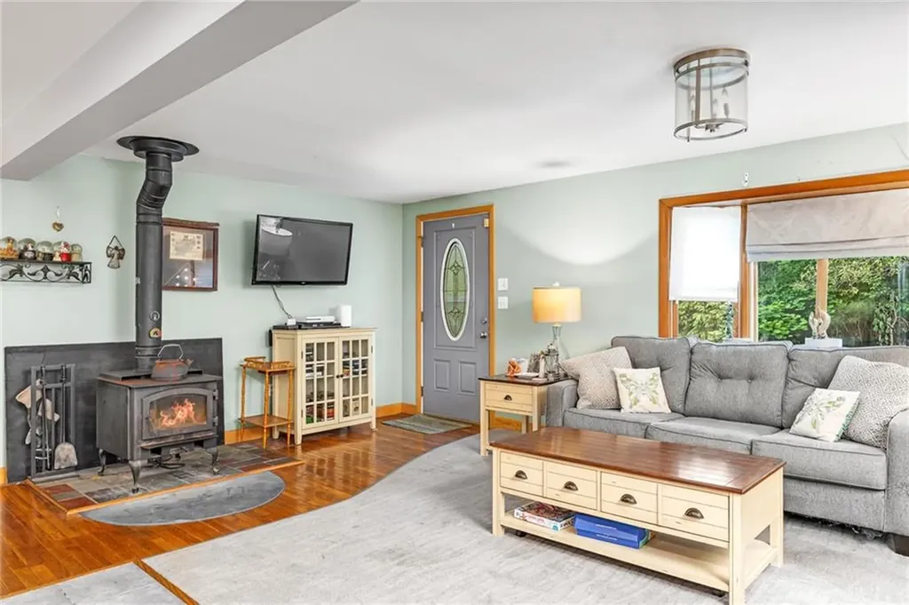 25 Dinonsie Way South Kingstown RI 02879