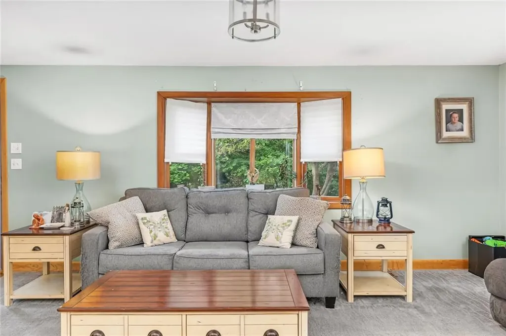 25 Dinonsie Way South Kingstown RI 02879