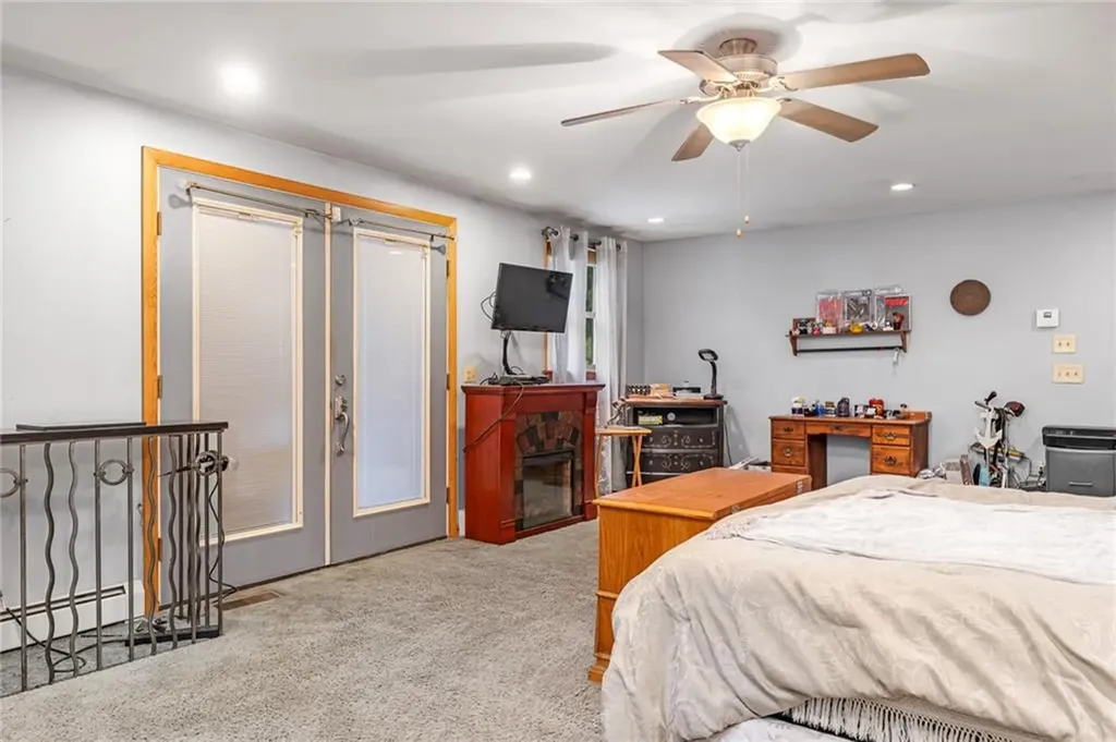 25 Dinonsie Way South Kingstown RI 02879