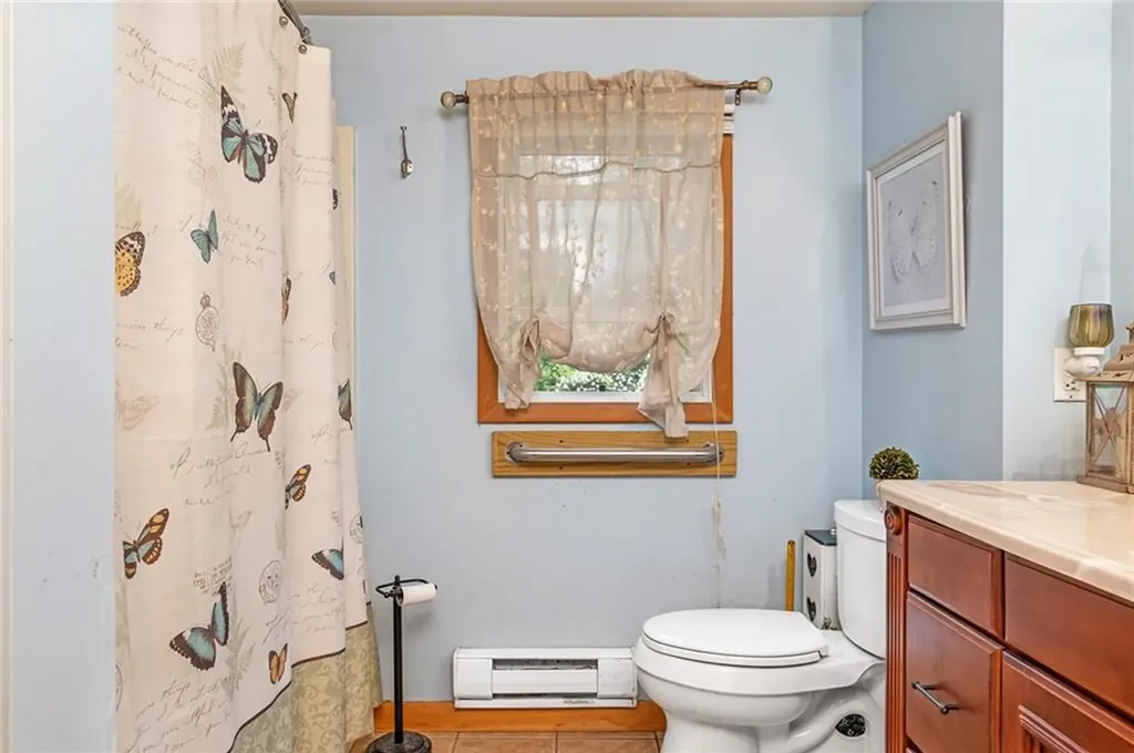 25 Dinonsie Way South Kingstown RI 02879