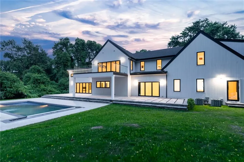 19 Castle Road Narragansett RI 02882