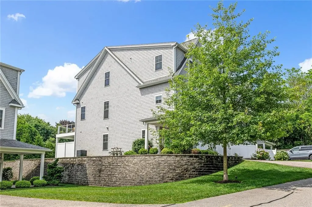 100 Algonquin Road Narragansett RI 02882