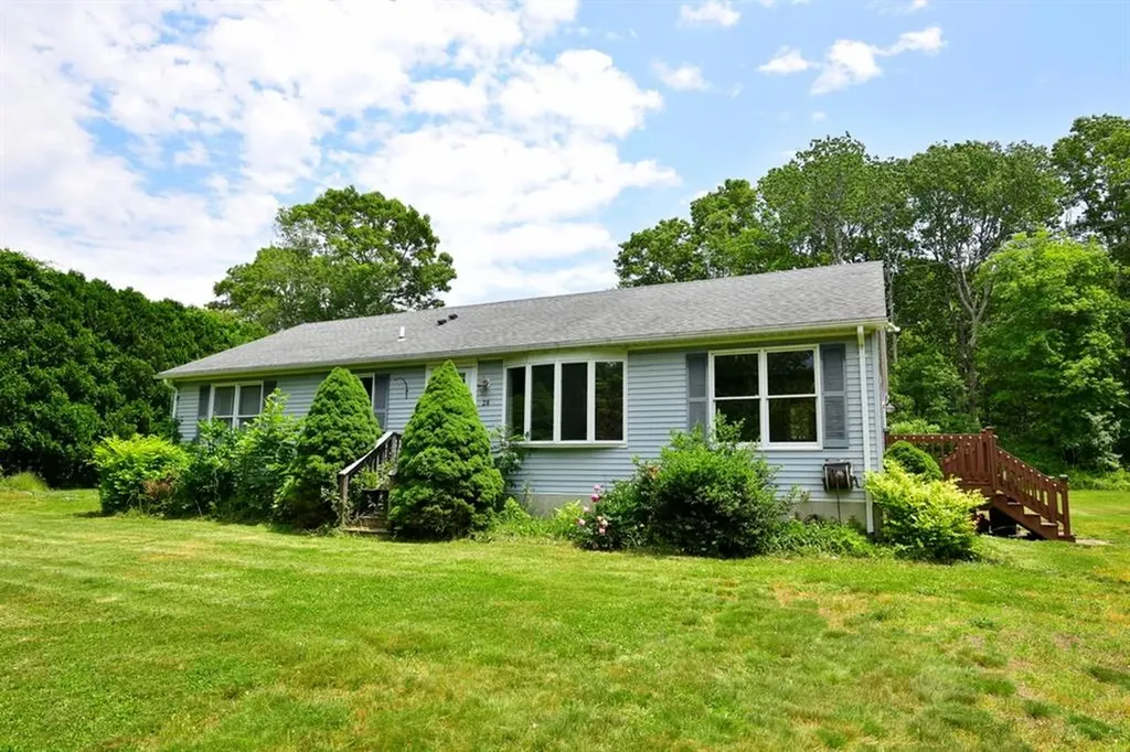 28 Banner Lane Tiverton RI 02878