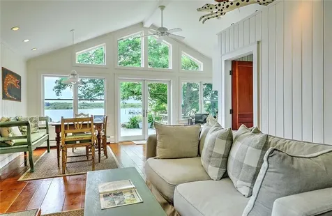 1518 Drift Road Westport MA 02790