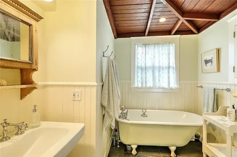 1518 Drift Road Westport MA 02790