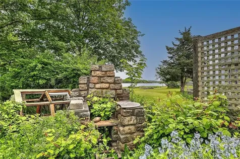 1518 Drift Road Westport MA 02790