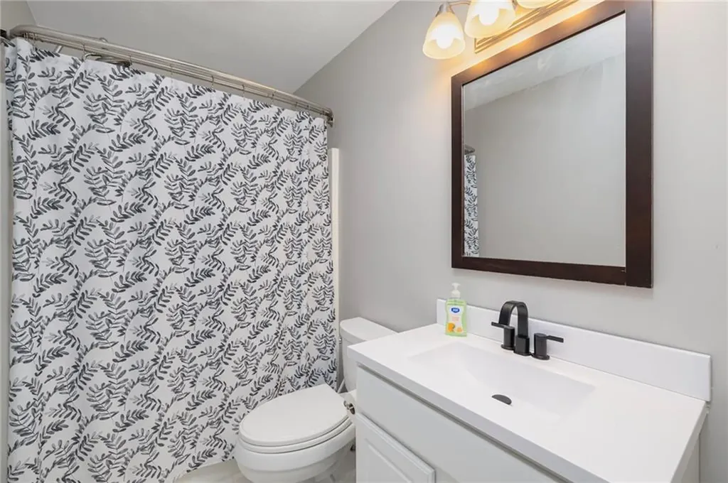20 Thomas Avenue Pawtucket RI 02860