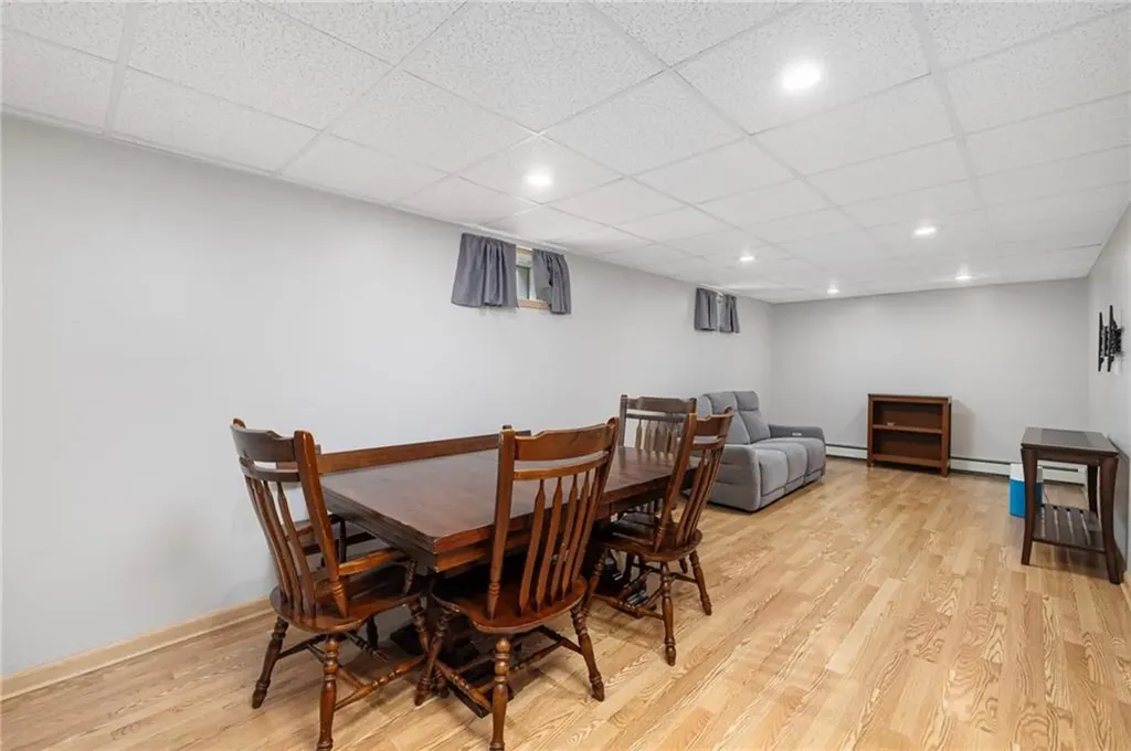 20 Thomas Avenue Pawtucket RI 02860