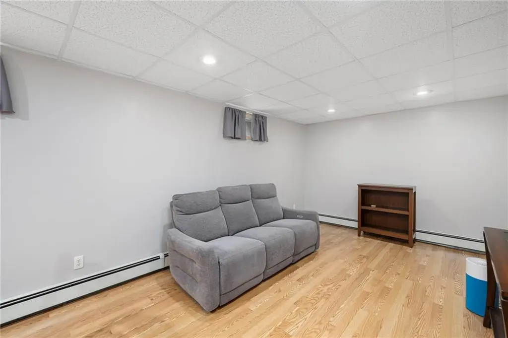 20 Thomas Avenue Pawtucket RI 02860