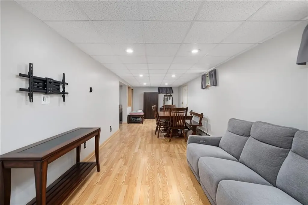 20 Thomas Avenue Pawtucket RI 02860