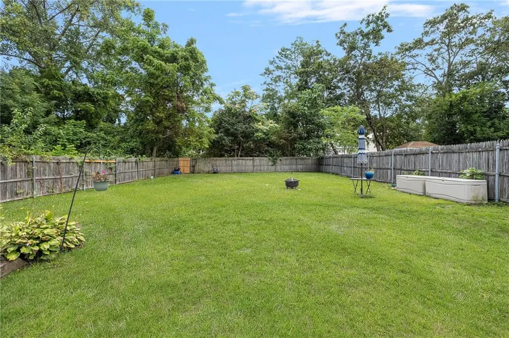 20 Thomas Avenue Pawtucket RI 02860