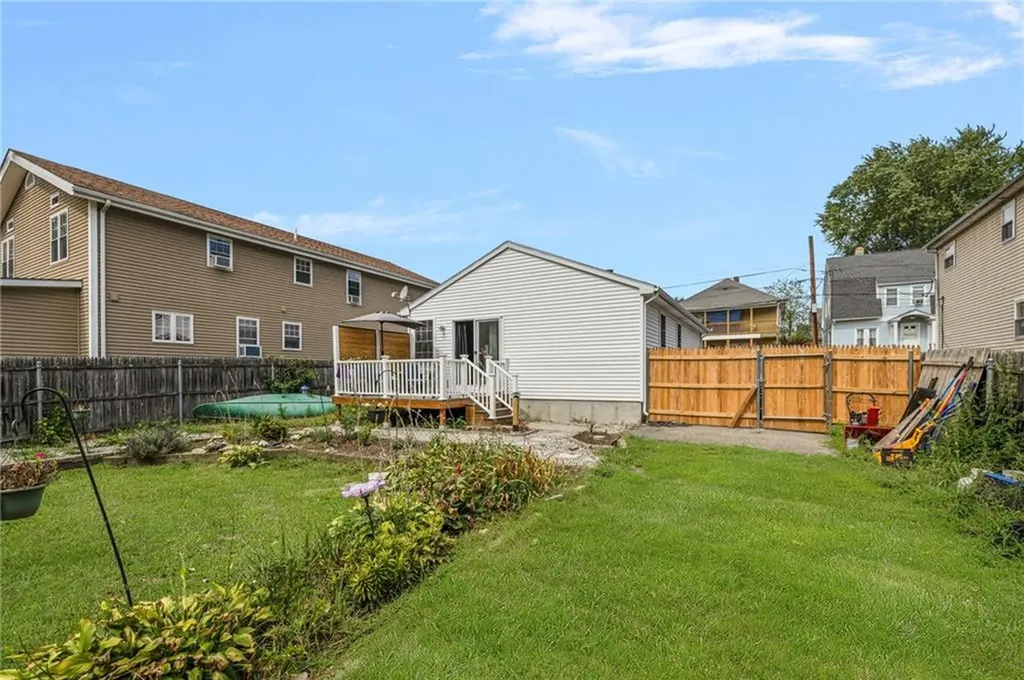 20 Thomas Avenue Pawtucket RI 02860