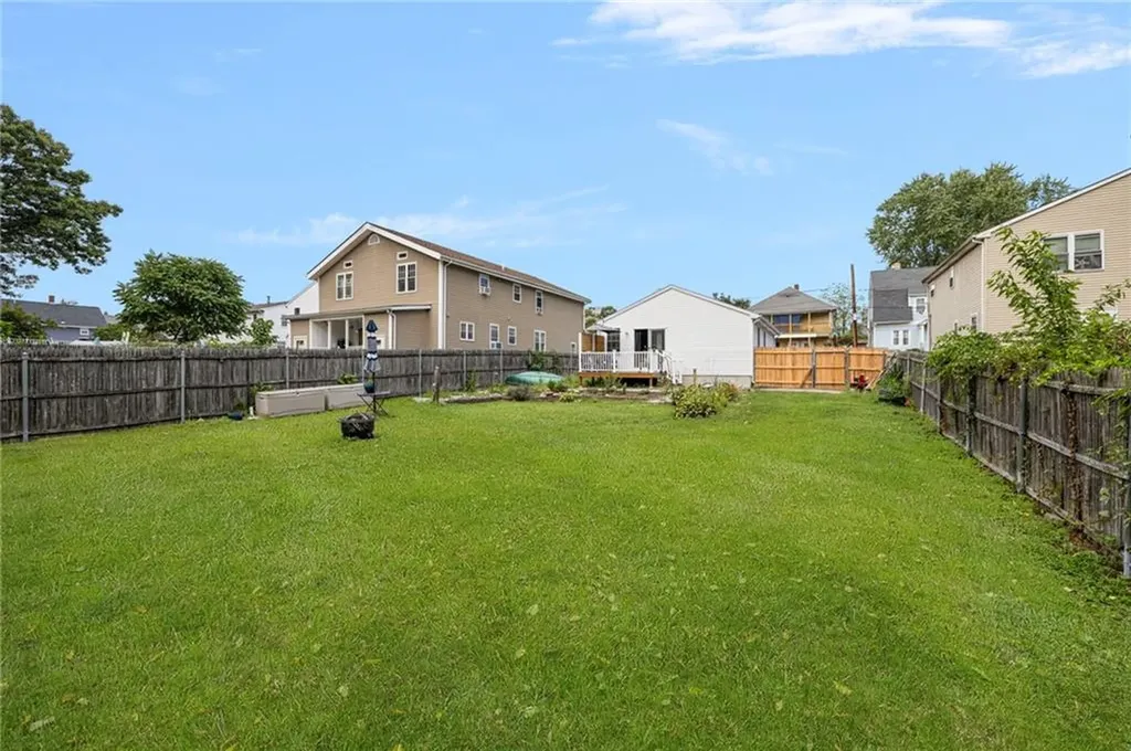 20 Thomas Avenue Pawtucket RI 02860