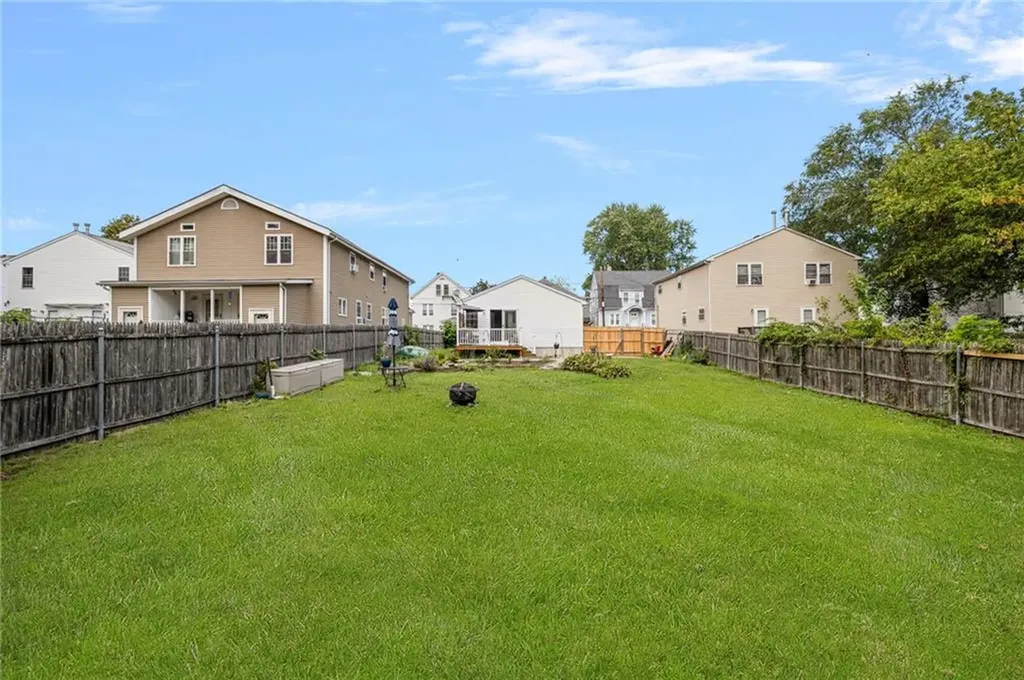 20 Thomas Avenue Pawtucket RI 02860