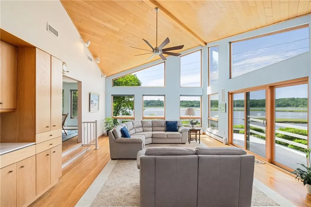 96 Starr Drive Narragansett RI 02882