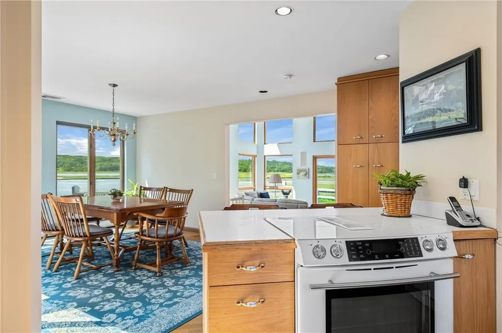 96 Starr Drive Narragansett RI 02882