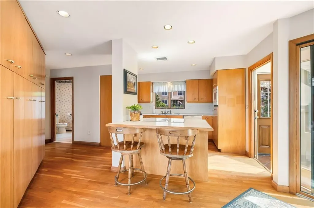 96 Starr Drive Narragansett RI 02882