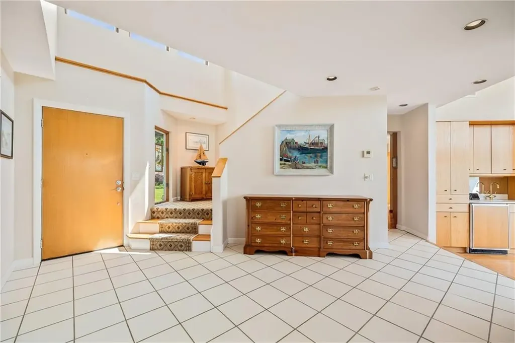 96 Starr Drive Narragansett RI 02882