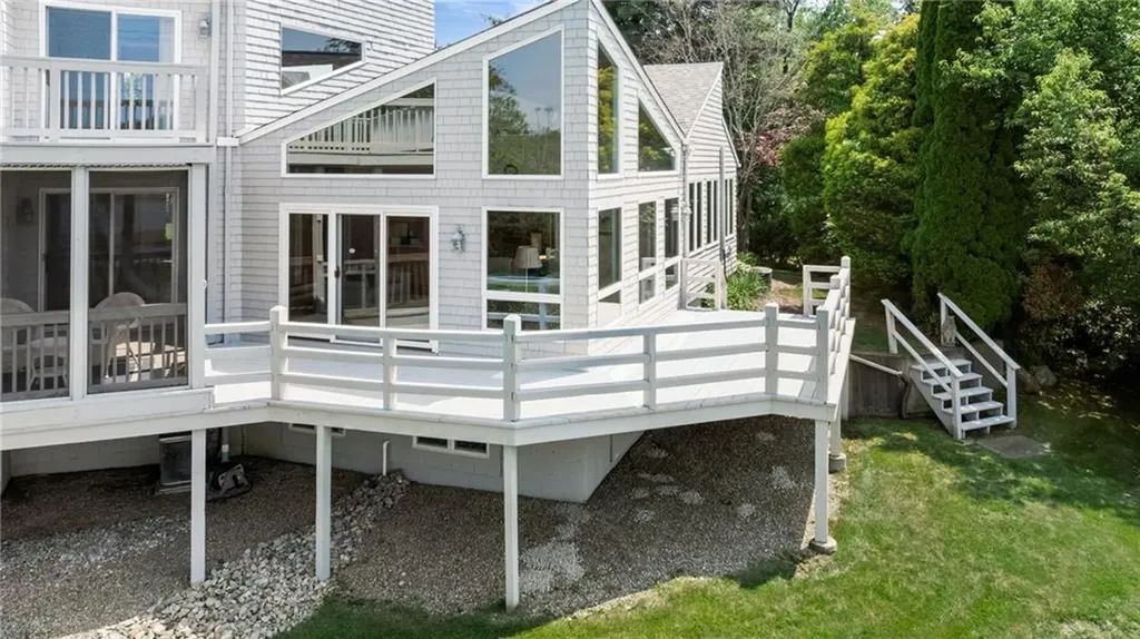 96 Starr Drive Narragansett RI 02882