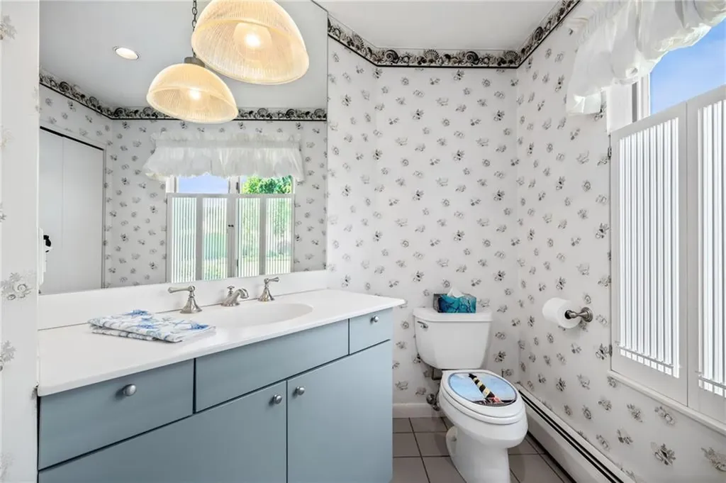 96 Starr Drive Narragansett RI 02882