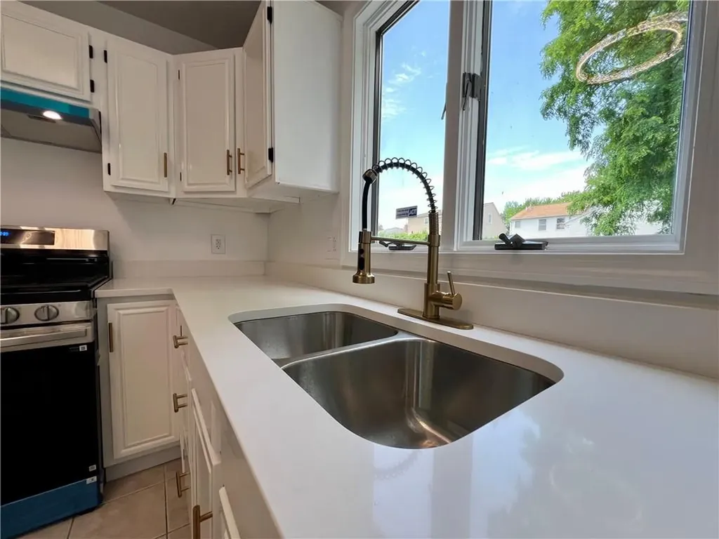 17 Hagan Street Providence RI 02904