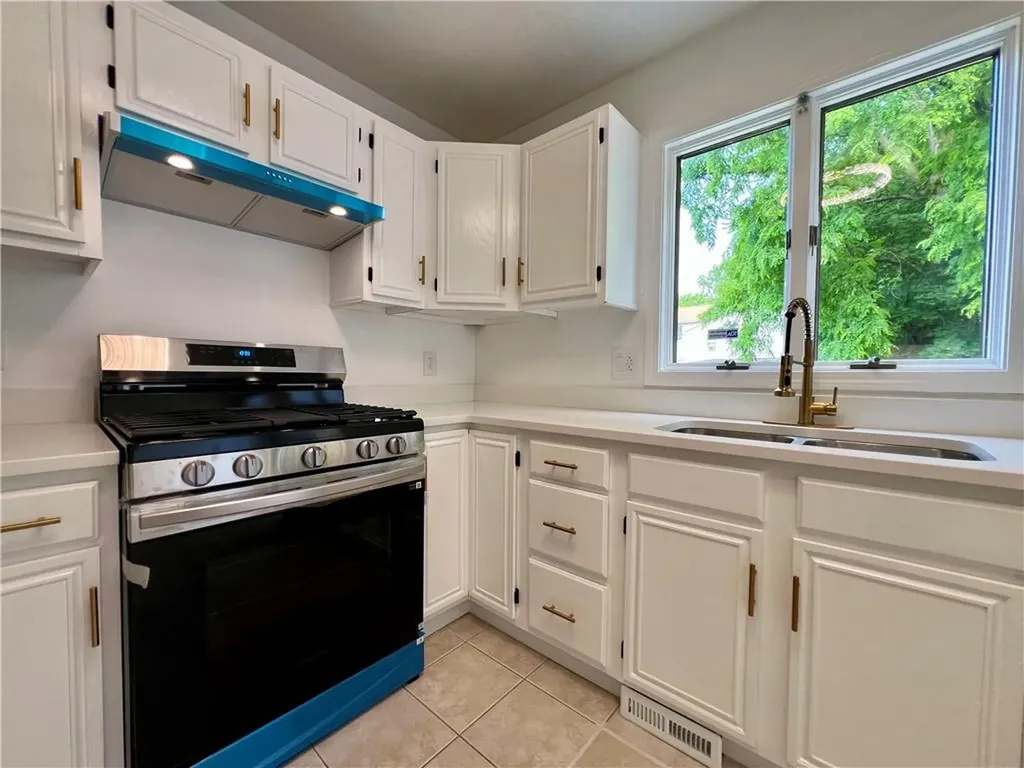 17 Hagan Street Providence RI 02904