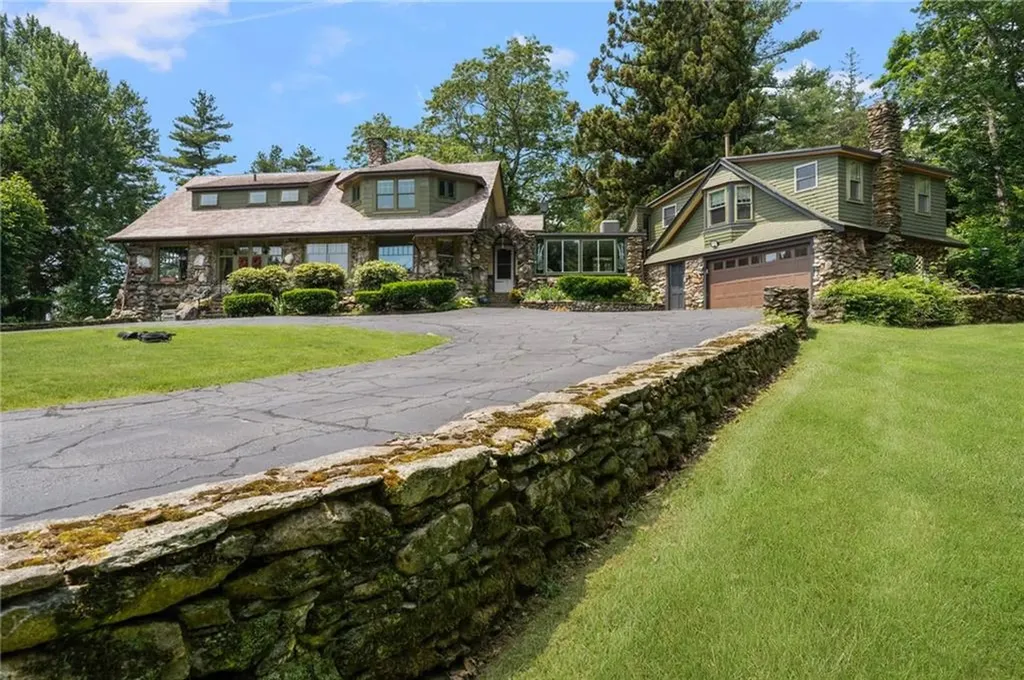 10 Hamilton Hill Glocester RI 02814