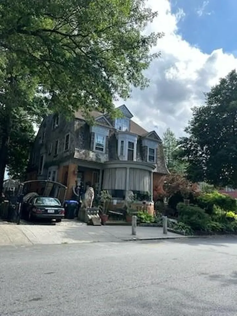 76 Adelaide Avenue Providence RI 02907