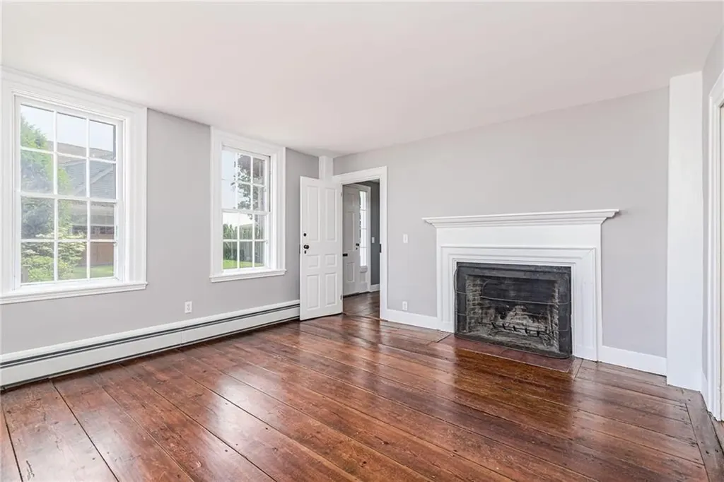 34 Pleasant Street North Kingstown RI 02852