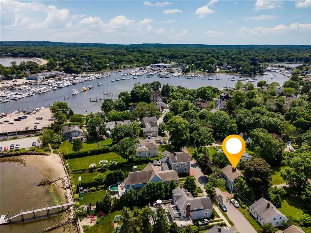 34 Pleasant Street North Kingstown RI 02852