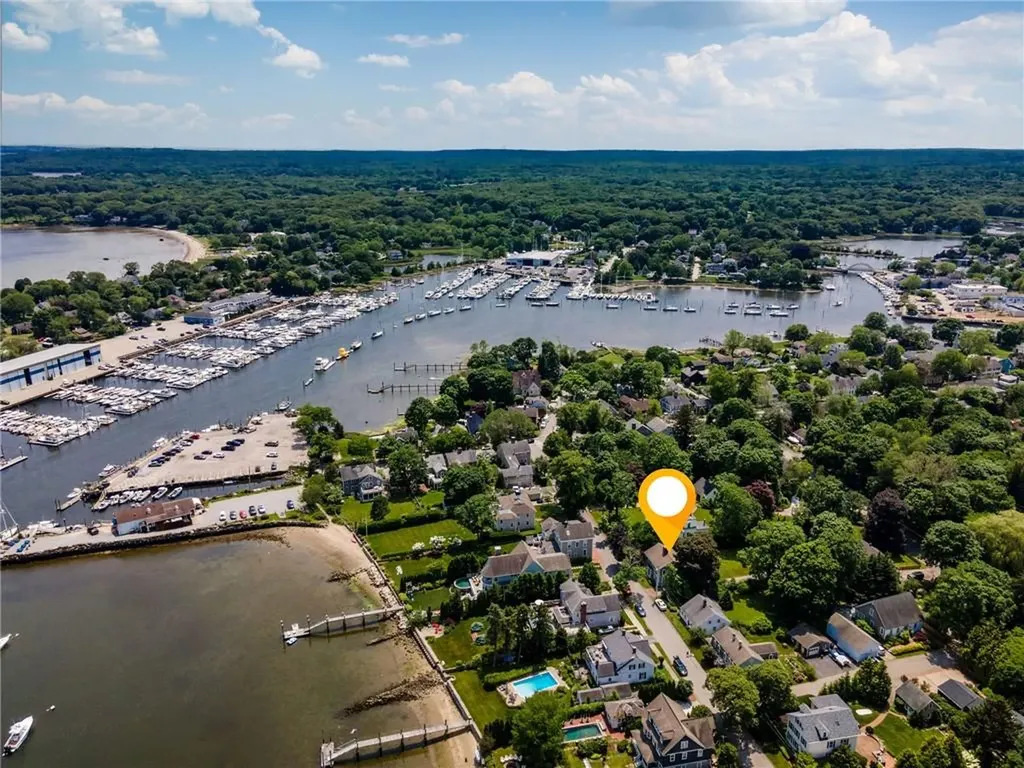 34 Pleasant Street North Kingstown RI 02852