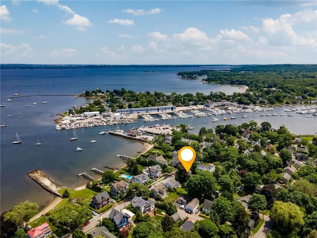 34 Pleasant Street North Kingstown RI 02852