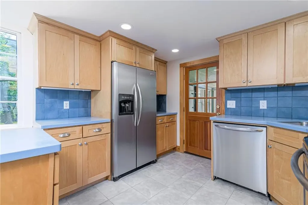 34 Pleasant Street North Kingstown RI 02852