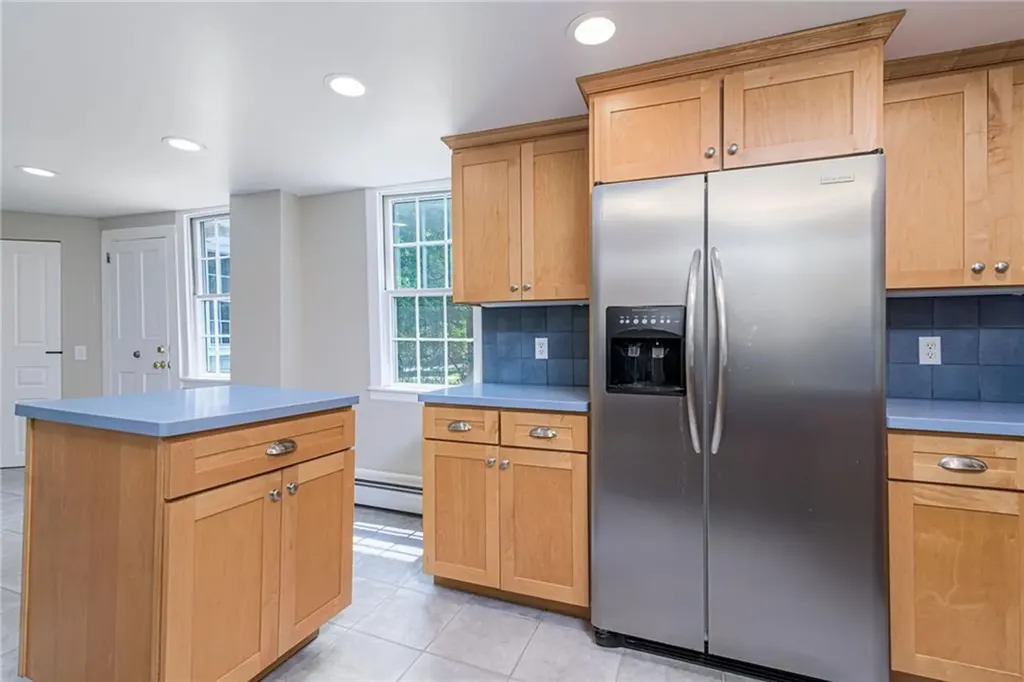 34 Pleasant Street North Kingstown RI 02852