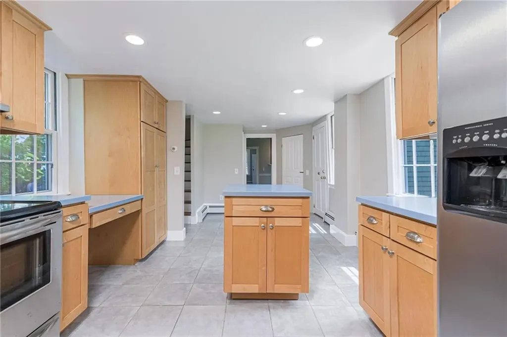 34 Pleasant Street North Kingstown RI 02852