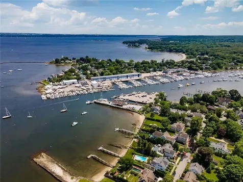 34 Pleasant Street North Kingstown RI 02852