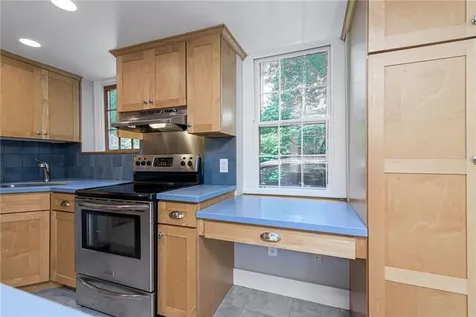 34 Pleasant Street North Kingstown RI 02852