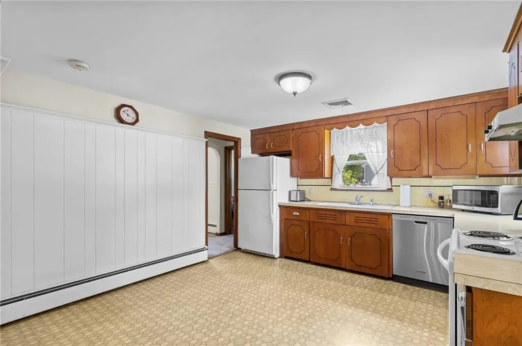 122 Cannon Street Cranston RI 02920